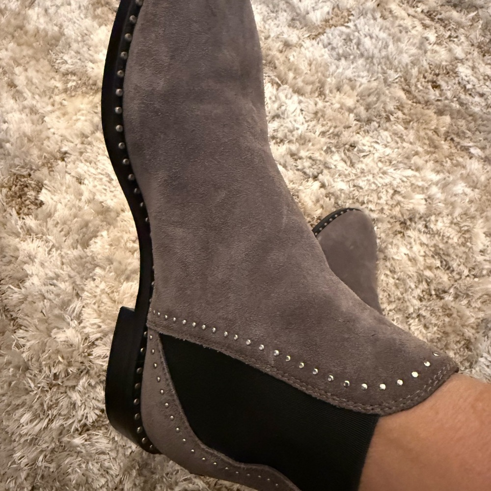 Micro stud Chelsea booties - Picture 16 of 16